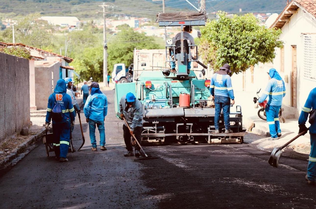 Bairros Primavera e Lot. Maria Gonzaga ganham novo asfalto