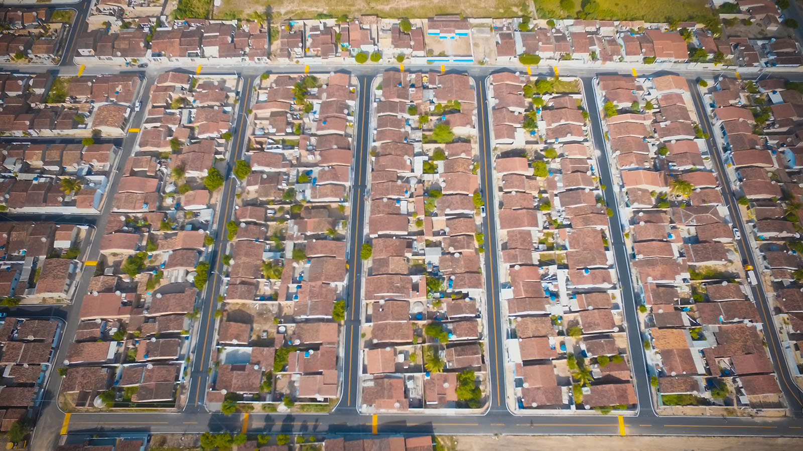 Ruas da Cohab Nova e Beco recebem pavimentação asfáltica e sinalização