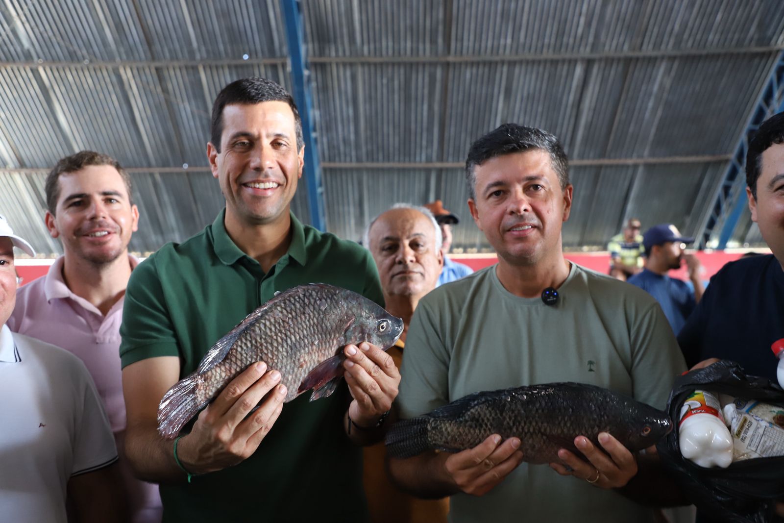 Prefeitura realiza tradicional entrega de peixes e alimentos da Semana Santa