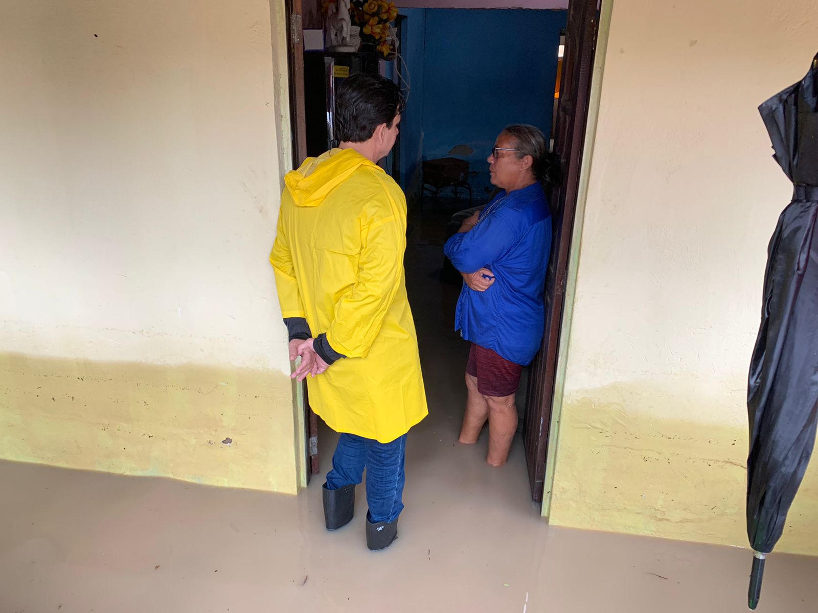 Coruripe: Prefeito Marcelo Beltrão visita áreas atingidas pelas fortes chuvas