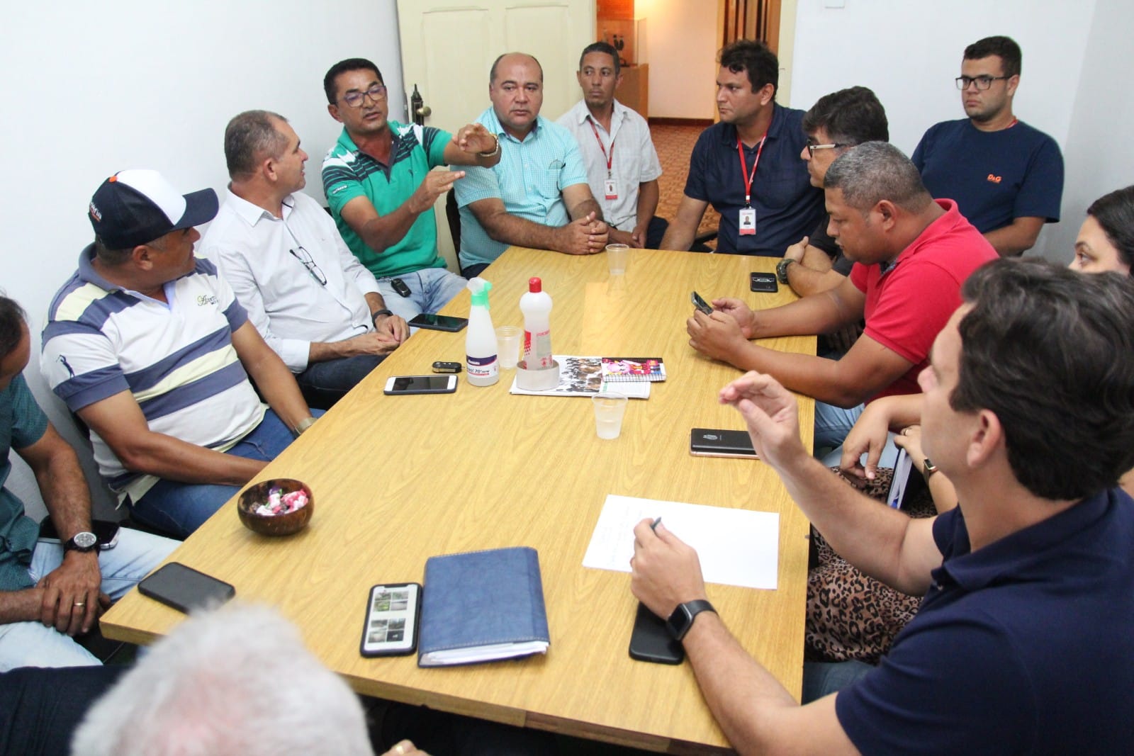 Prefeituras de Coruripe e Penedo e a Cooperativa Pindorama se unem para recuperar acessos a povoados