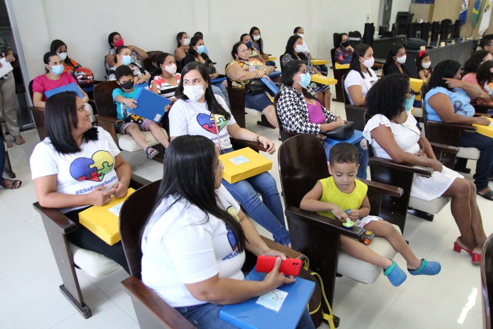 Mães de autistas participam de encontro e discutem melhorias no cotidiano das crianças