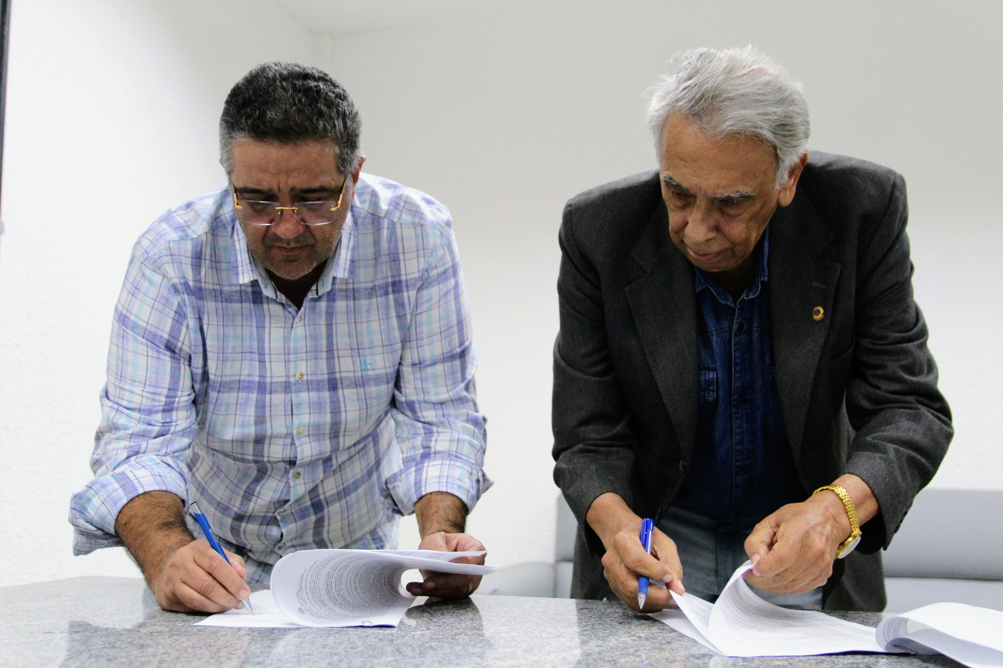 Prefeitura de Coruripe assina termo de descentralização da Vigilância Sanitária