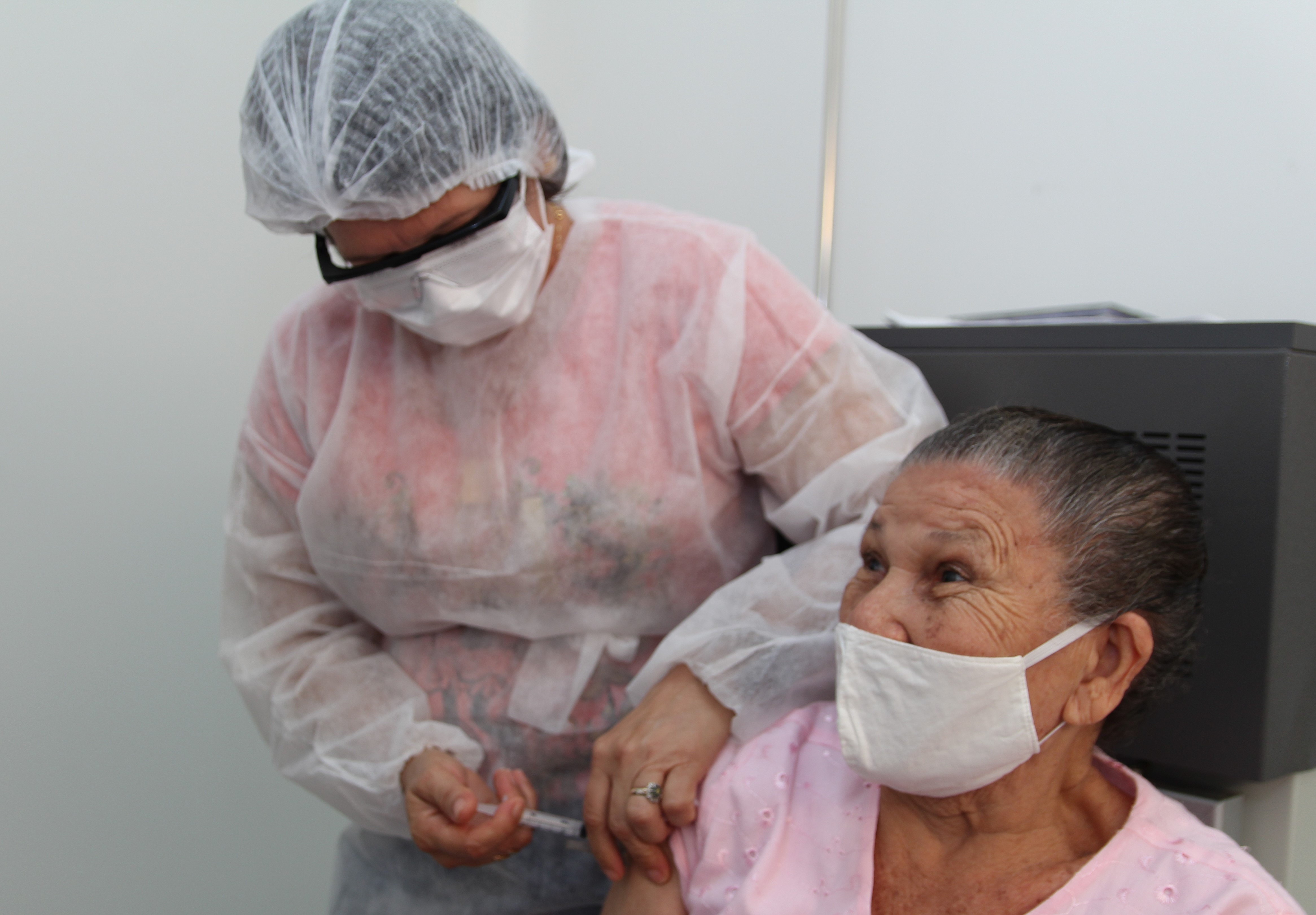 “Vacina em Foco” reforça imunização de idosos contra a Influenza com visitas domiciliares