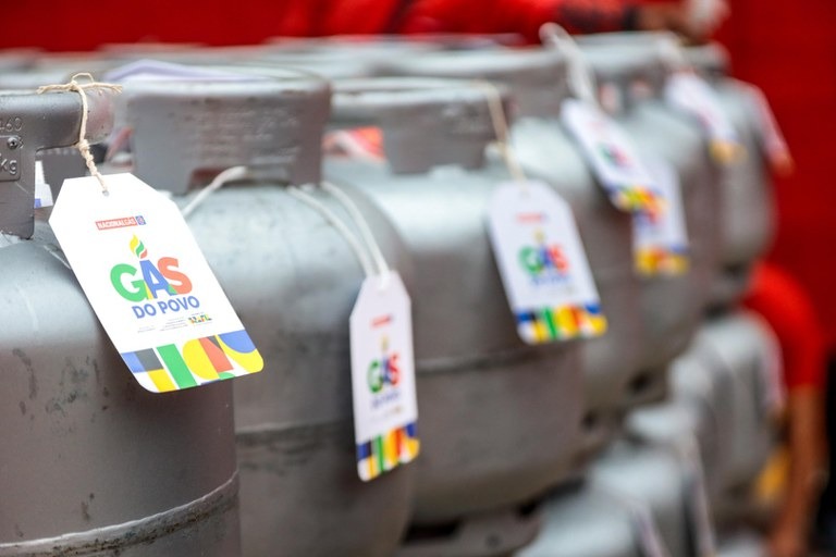 Prefeitura de Coruripe orienta famílias sobre o funcionamento do Programa Gás do Povo