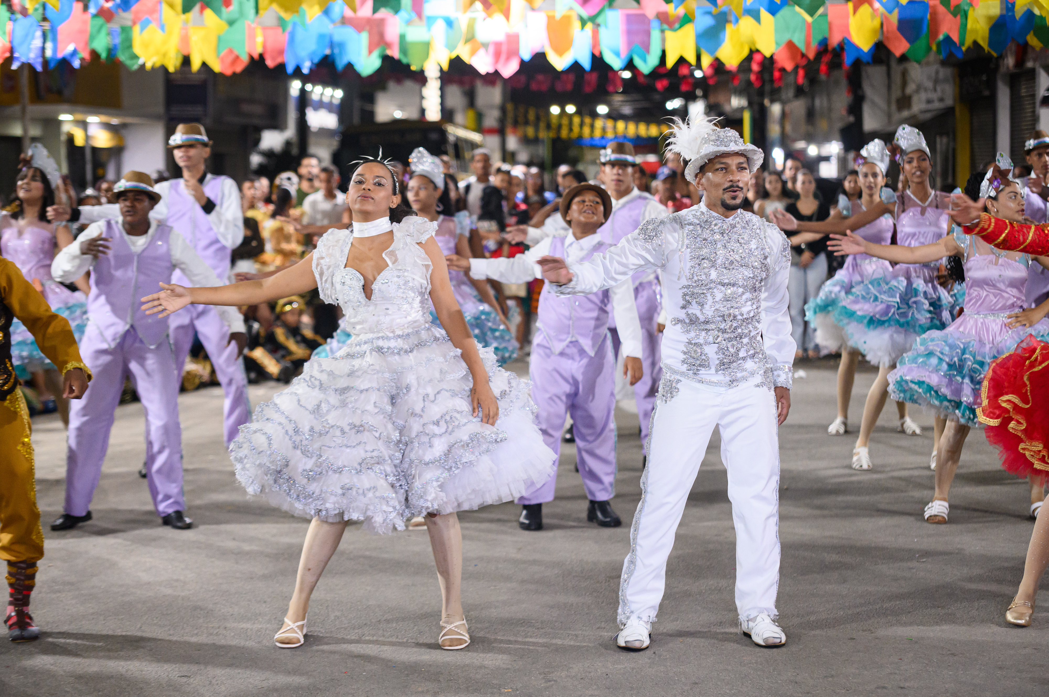 Festival Junino na Praça Castro Azevedo reúne famílias em noite de celebração da cultura popular