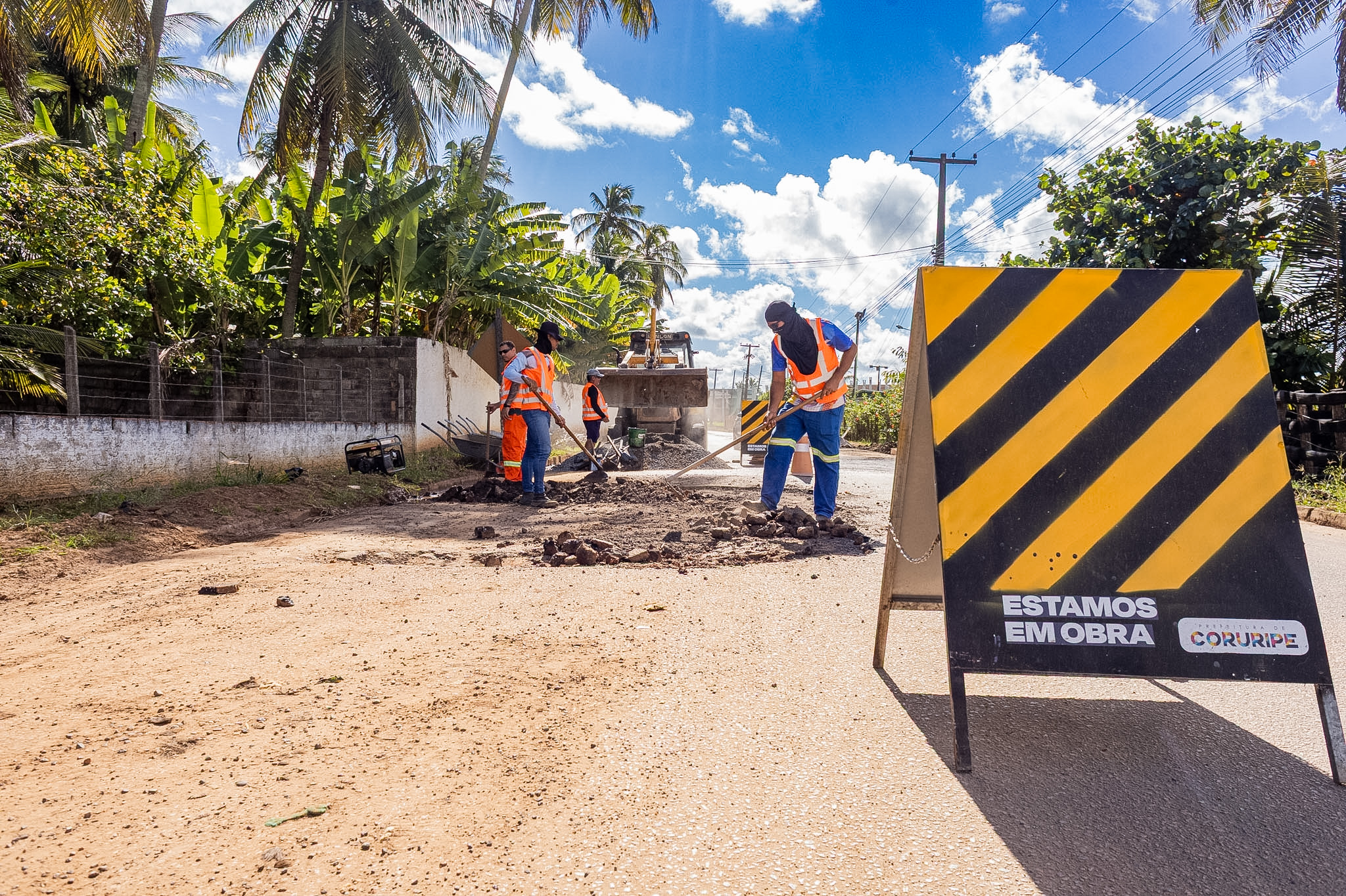 Prefeitura de Coruripe inicia manutenção de via de acesso ao distrito de Barreiras
