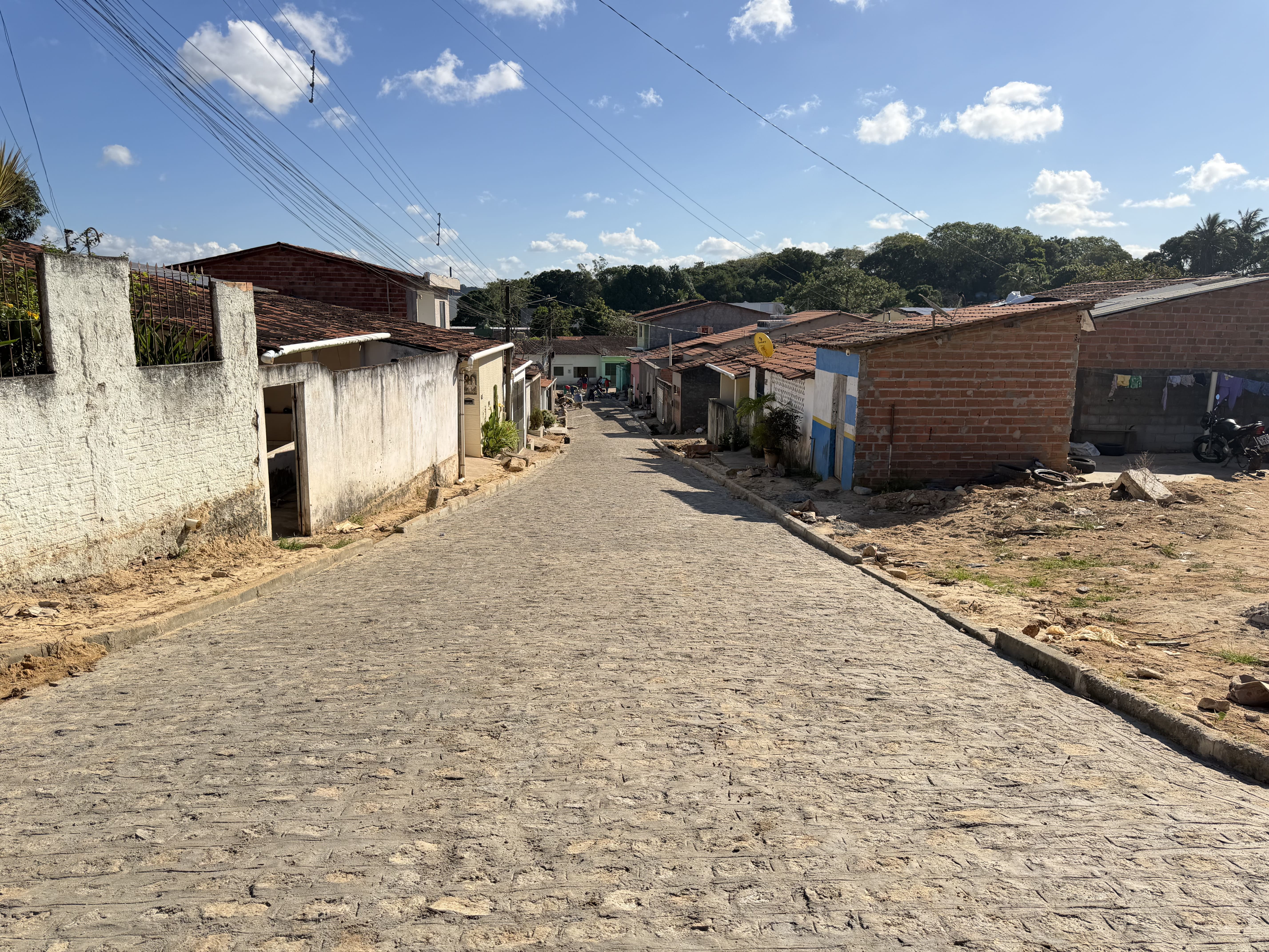 Após mais de 30 anos de espera, ruas São Paulo e São Félix recebem pavimentação em Pindorama