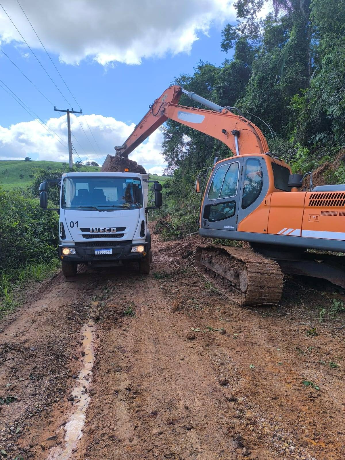 Povoados Conceição e Imbira voltam a ter acesso garantido após ação de desobstrução da estrada