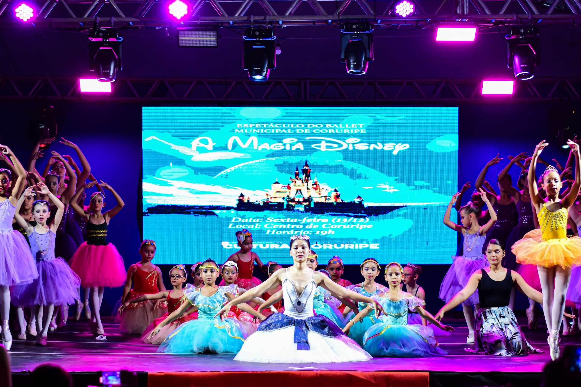 Ballet Municipal de Coruripe Encanta o Público com o Espetáculo "A Magia Disney"