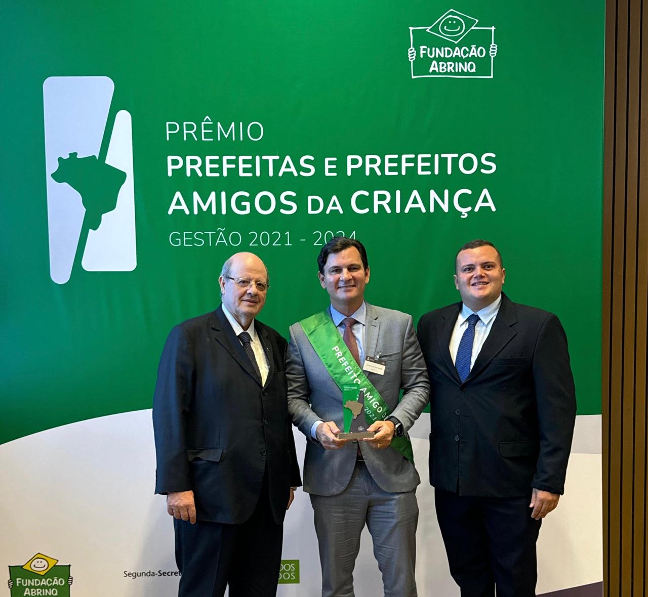 Destaque Nacional: Marcelo Beltrão recebe Prêmio Prefeito Amigo da Criança da Fundação Abrinq