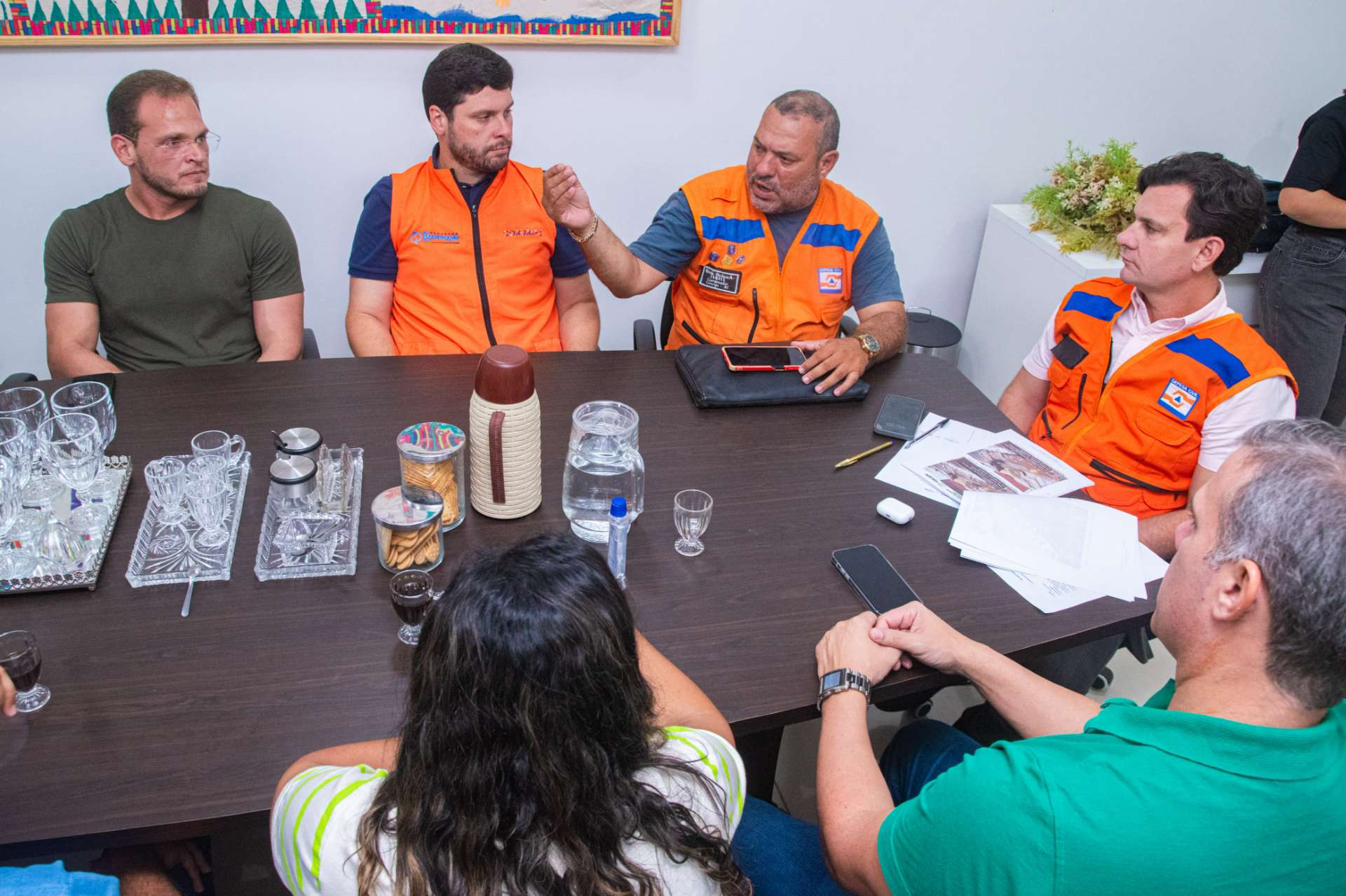Prefeito Marcelo Beltrão reúne Defesa Civil Municipal e representantes das secretarias para avaliar danos causados pelas chuvas