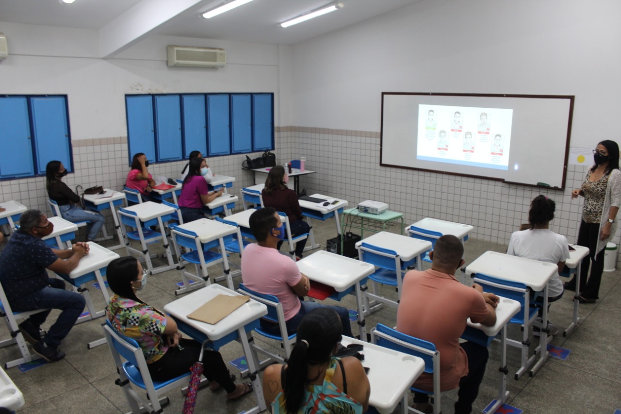 Transporte escolar: Motoristas e monitores recebem capacitação sobre segurança sanitária