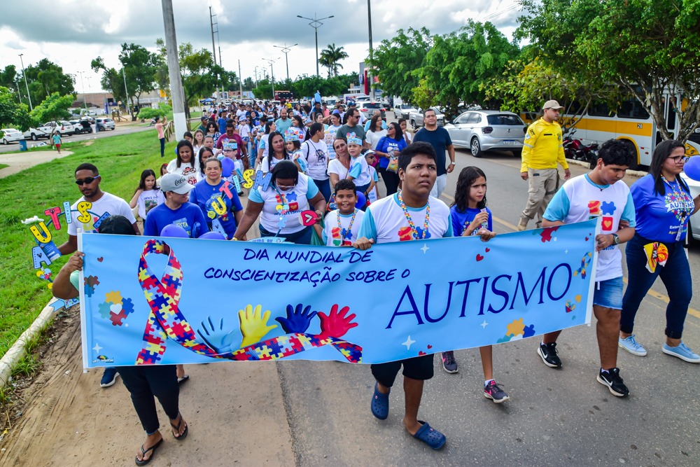 Secretaria de Saúde promove caminhada em alusão ao Dia Mundial do Autismo
