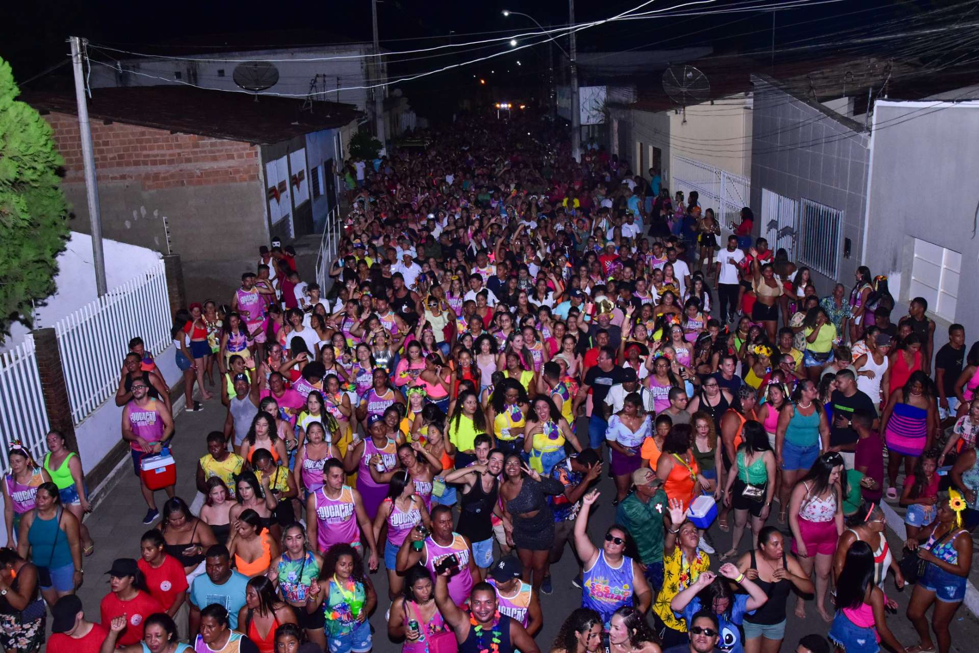Servidores da Prefeitura de Coruripe caem na folia no tradicional Bloco das Secretarias
