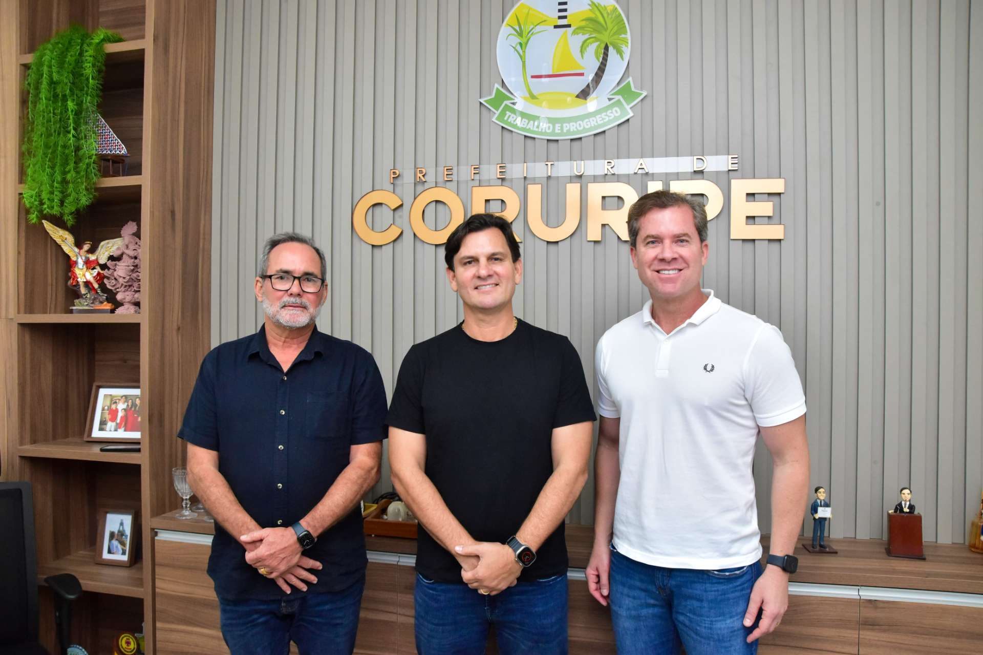 Prefeito Marcelo Beltrão, Deputado Marx Beltrão e Codevasf definem em reunião início da pavimentação asfáltica no município