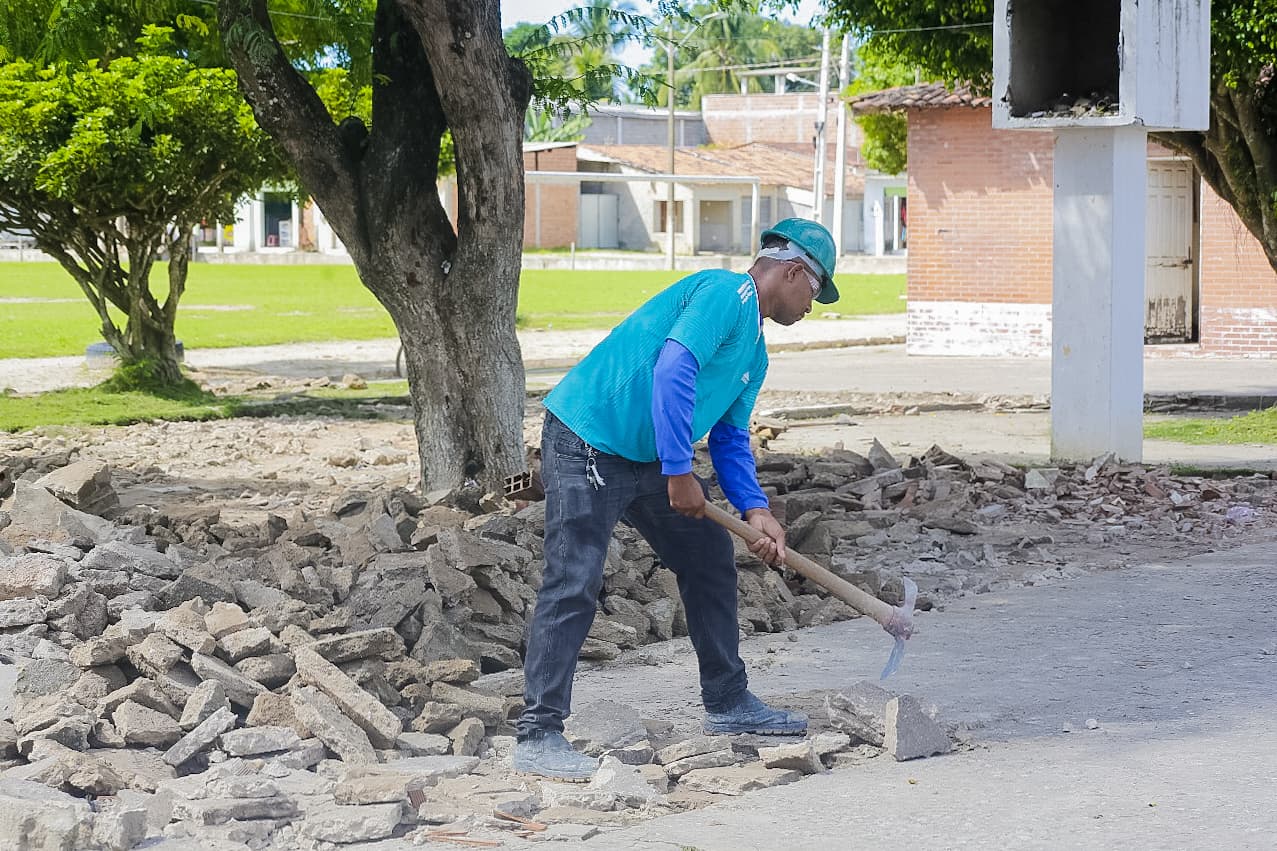Coruripe inicia reforma em Botafogo: Praça, Quadra e Campo serão modernizados