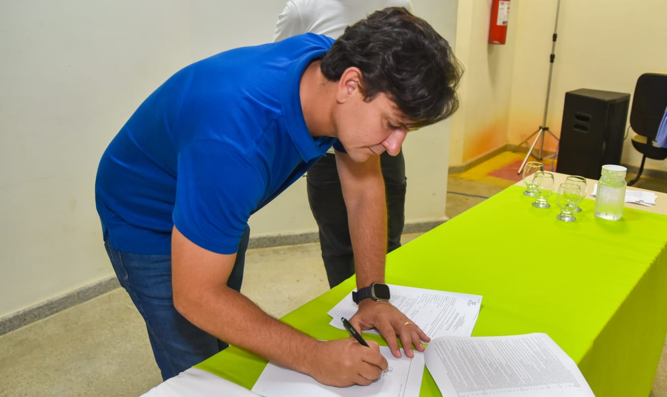 Prefeito Marcelo Beltrão e IFAL assinam termo de contratação de novos estagiários
