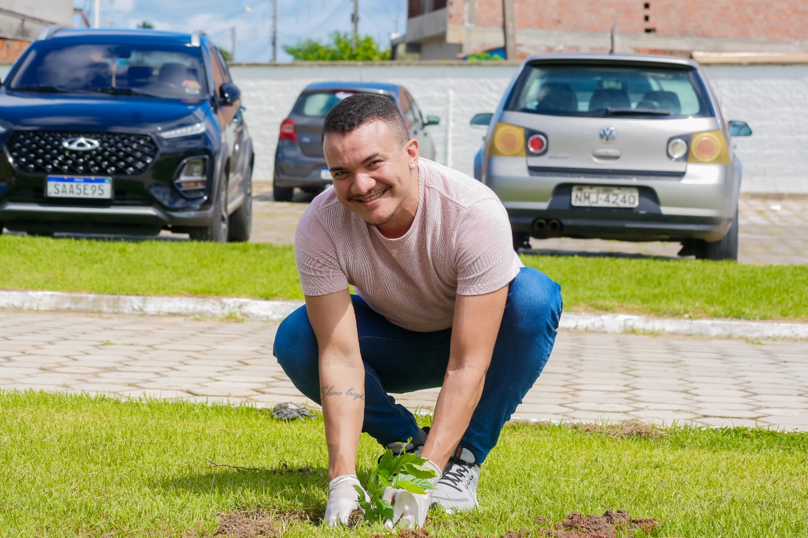 Coruripe Inicia Semana do Meio Ambiente com Plantio de Mudas na UPA