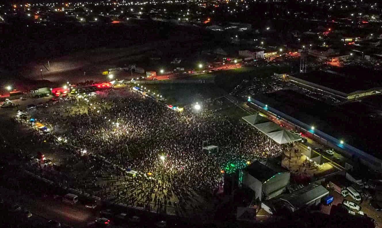 Prefeitura de Coruripe encerra comemorações do aniversário da cidade com grande show musical