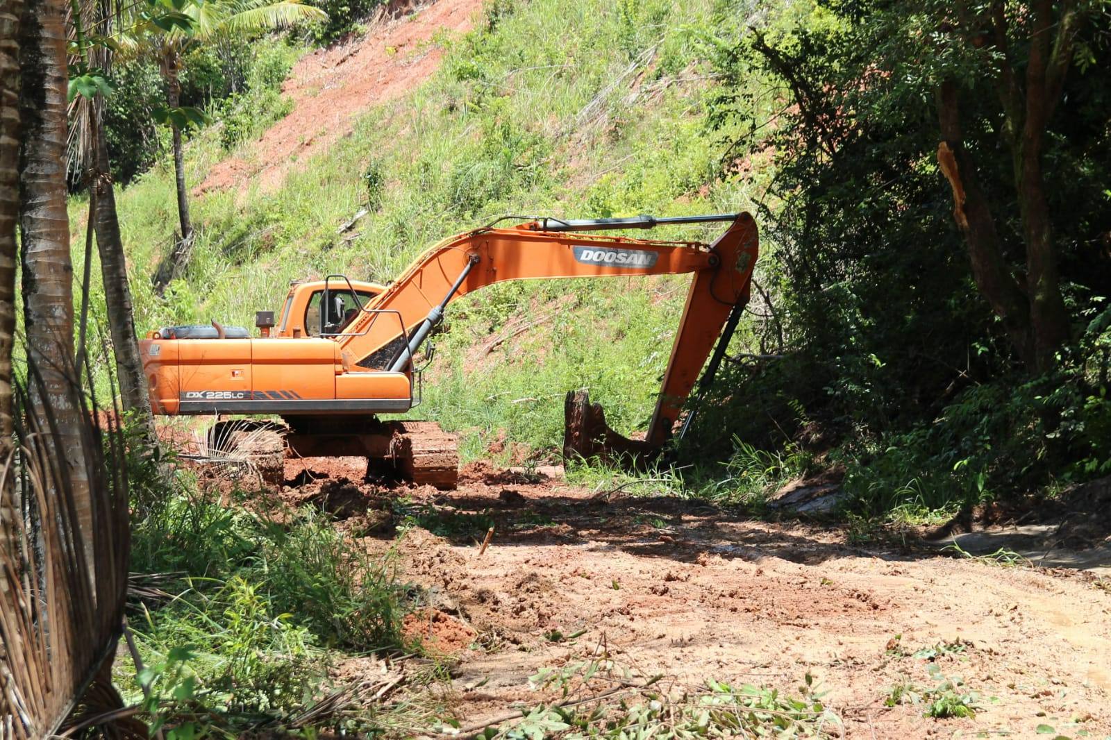 Prefeitura inicia recuperação da estrada entre o bairro Vassouras e Pontal de Coruripe