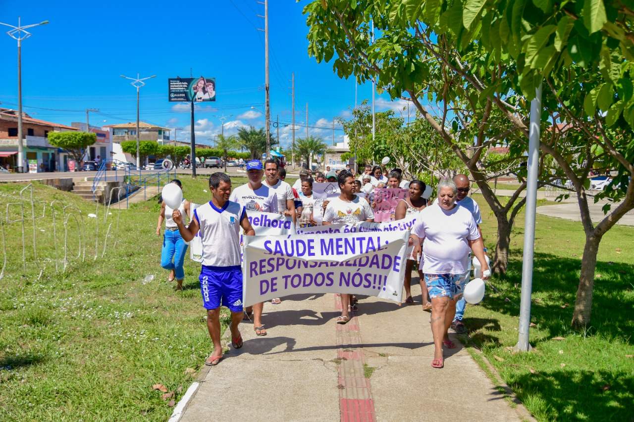 CAPS promove caminhada pelas ruas de Coruripe em alusão ao Janeiro Branco