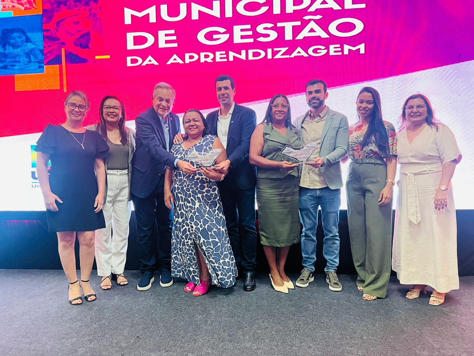 Palestina recebe Prêmio de Honra ao Mérito Educativo da UNDIME.