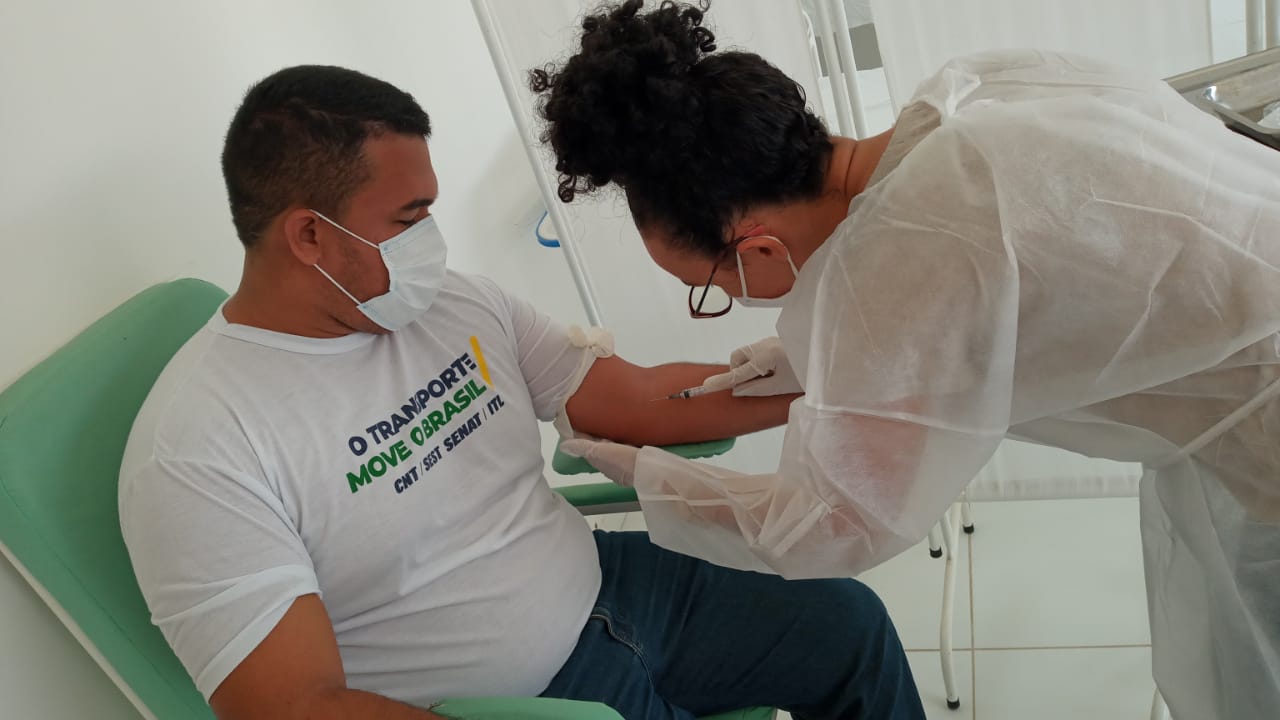 Motoristas das ambulâncias realizam testes para Covid-19