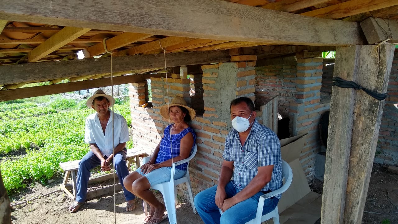 Secretário de agricultura realiza visita técnica aos horticultores do município