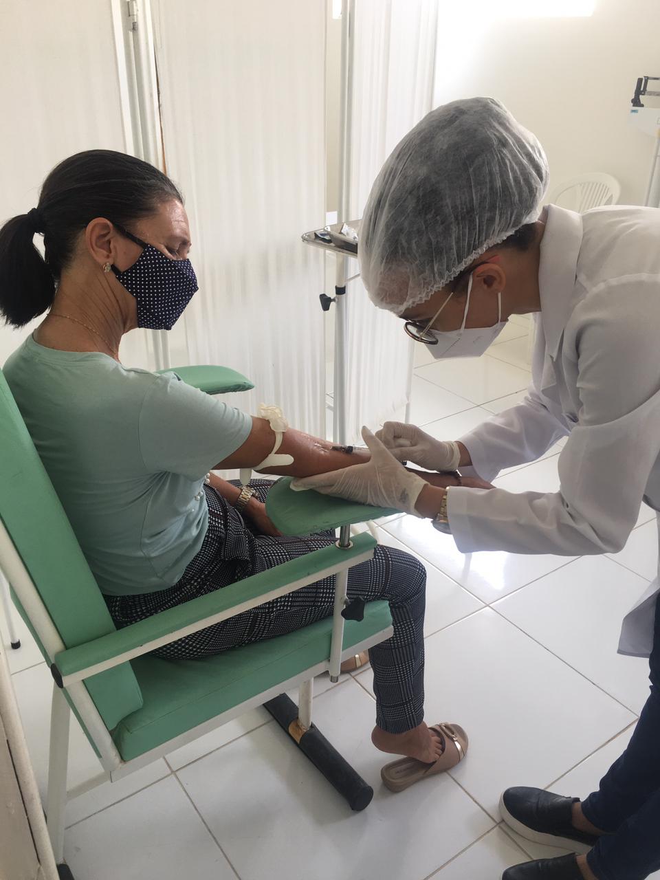 Servidores da educação realizam testes de Covid-19