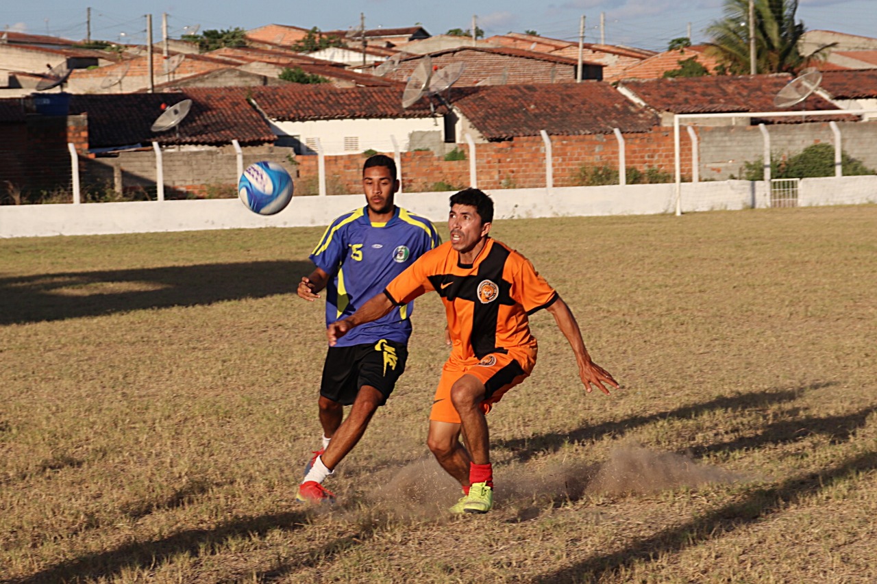 Amistoso abre atividades esportivas no estádio municipal “nogueirão”