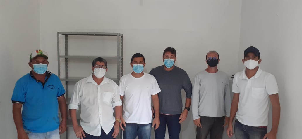 Prefeito Jaime do Mercado visita a secretaria de agricultura para alinhar as ações administrativas.