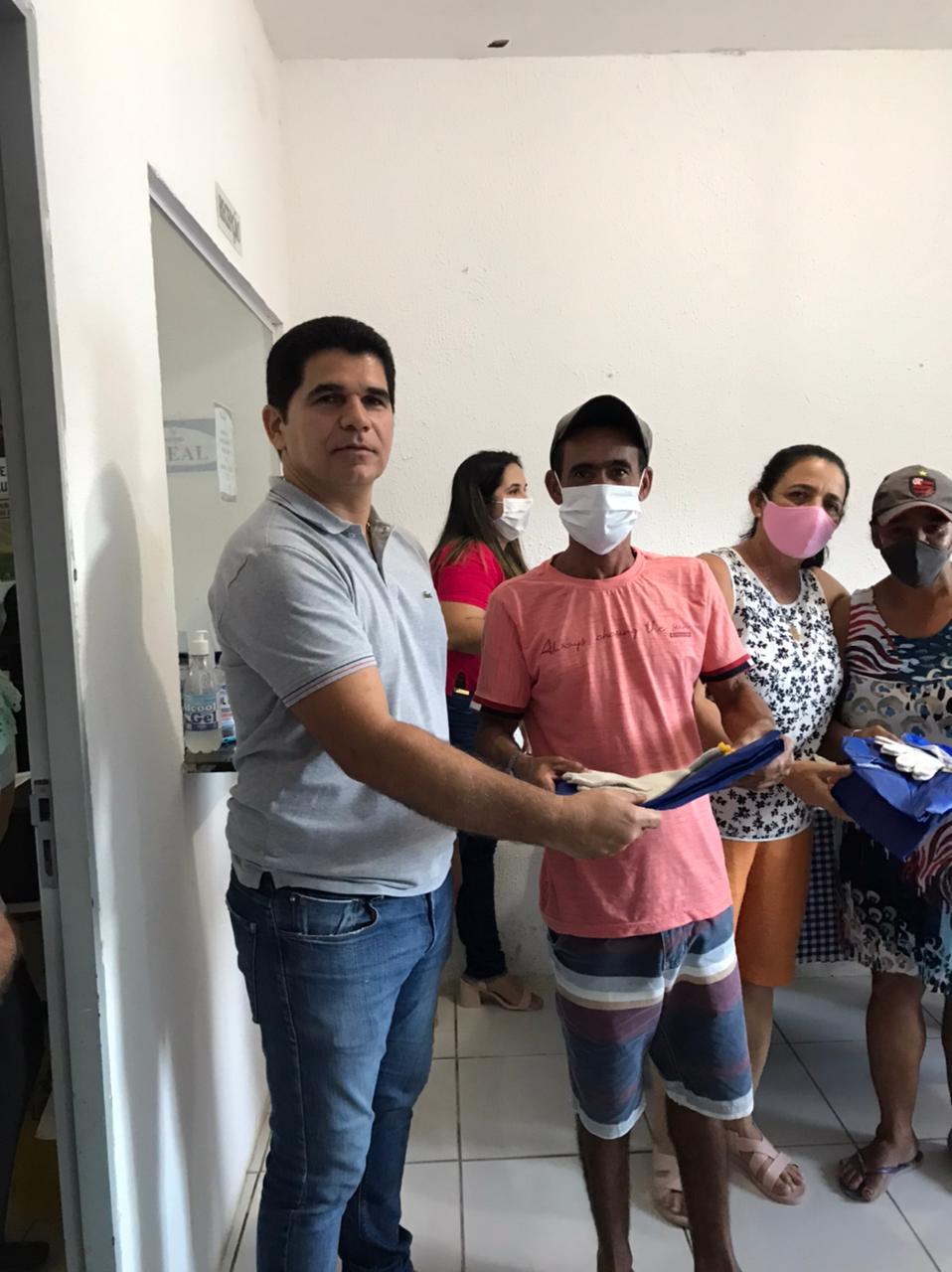 HOMENAGEM PARA OS TRABALHADORES QUE CUIDAM DA LIMPEZA DA NOSSA CIDADE