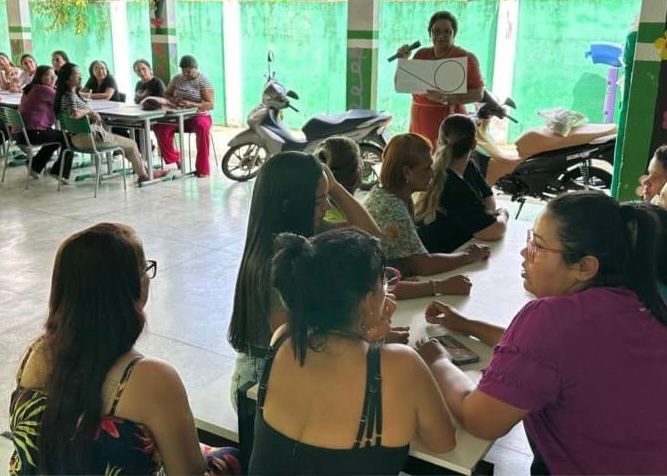 ENTREGA DE LIVROS E MATERIAIS DIDÁTICOS