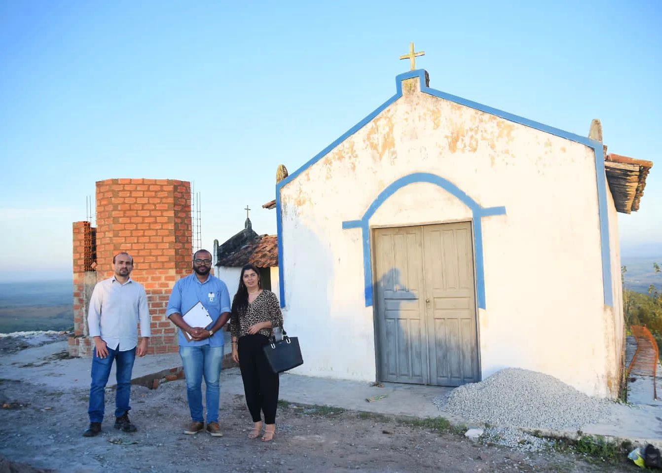 CONSTRUÇÃO DE UMA ESTÁTUA EM HOMENAGEM AO PADRE CÍCERO
