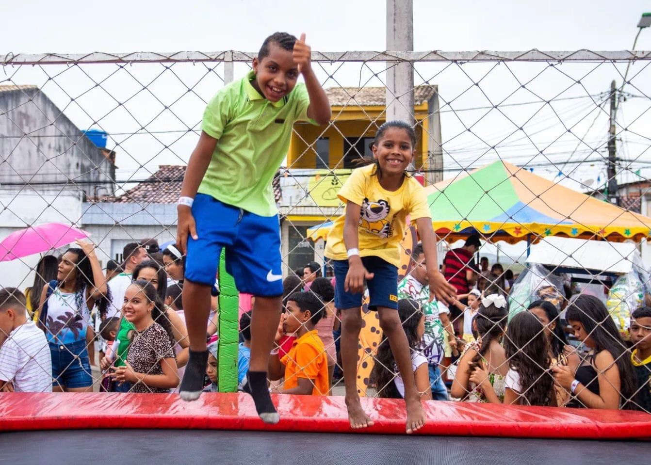 ÁS COMEMORAÇÕES ALUSIVAS AO DIA DAS CRIANÇAS