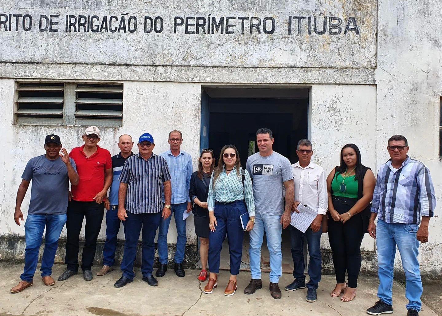 PREFEITURA DE PORTO REAL DO COLÉGIO E CODEVASF DISCUTEM INCLUSÃO DE AGRICULTORES EM BENEFÍCIOS DO GOVERNO FEDERAL