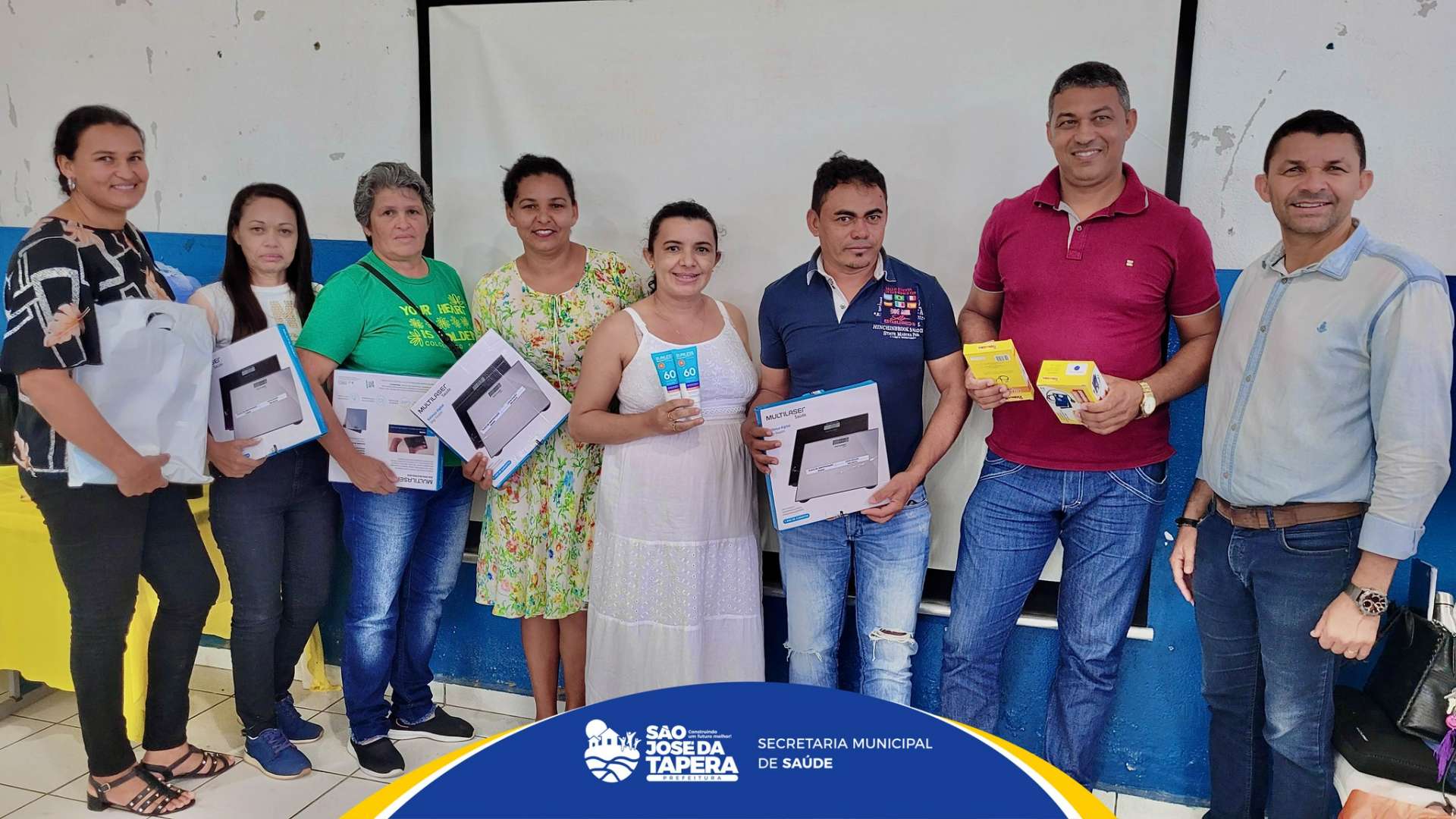 Entrega das balanças portáteis, fitas métricas e protetores solares para os Agentes Comunitários