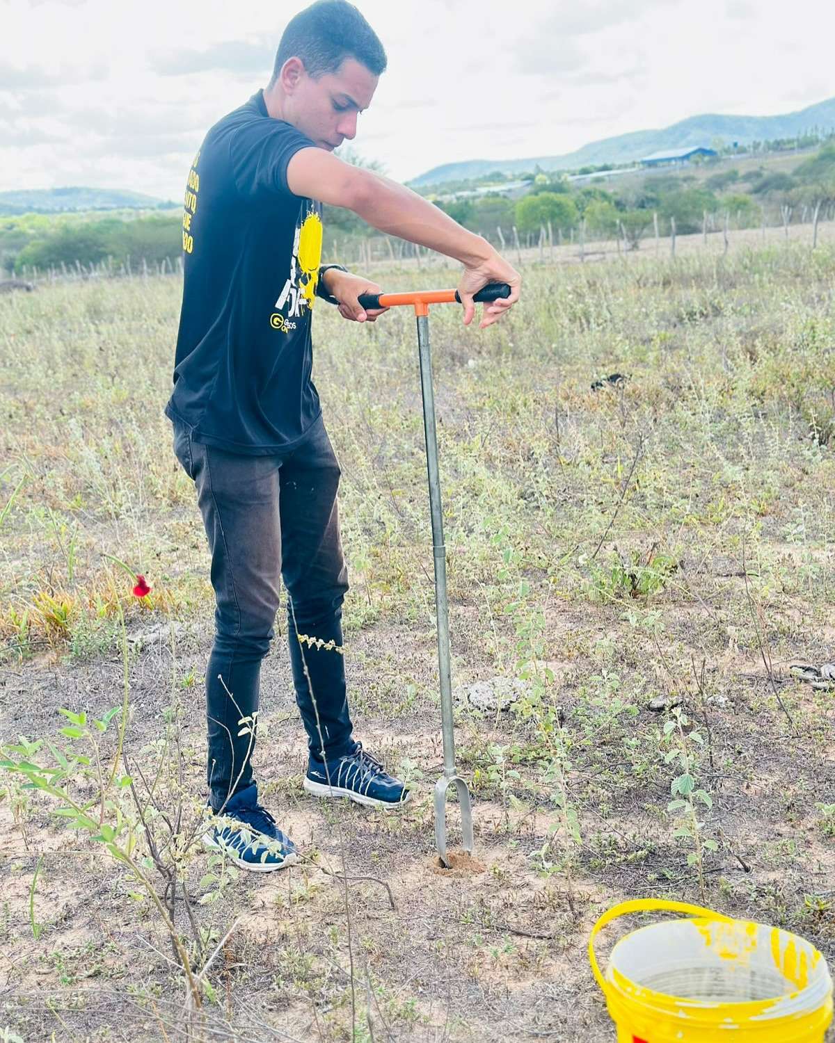 Coleta de solo no Sítio Alegre reforça compromisso com a agricultura sustentável em São José da Tapera