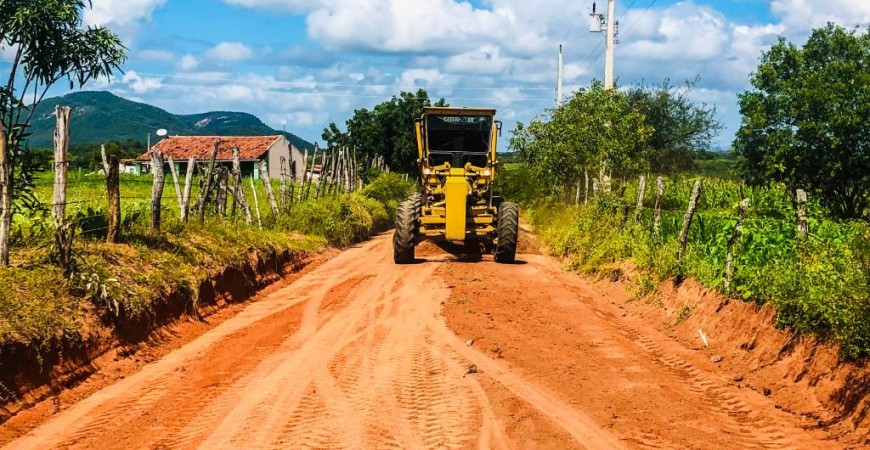 Nossas Máquinas Seguem Realizando A Recuperação Das Estradas Vicinais No Sítio Furnas