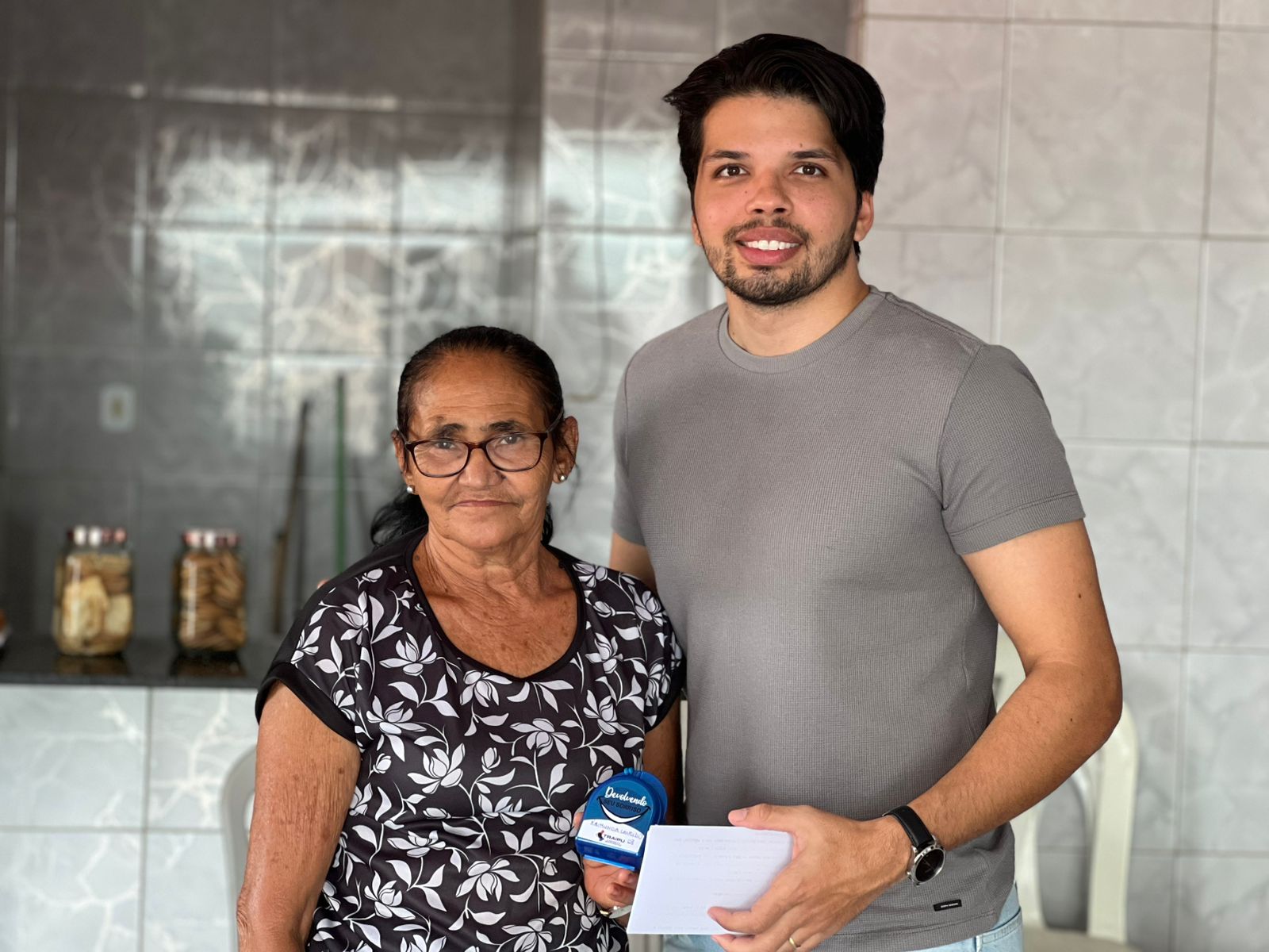 Prefeitura de Traipu faz mais uma entrega de próteses dentárias para a população