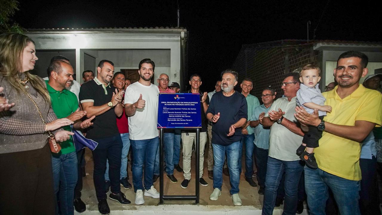 Prefeito Lucas Santos inaugura pavimentação de ruas no Povoado Santa Cruz