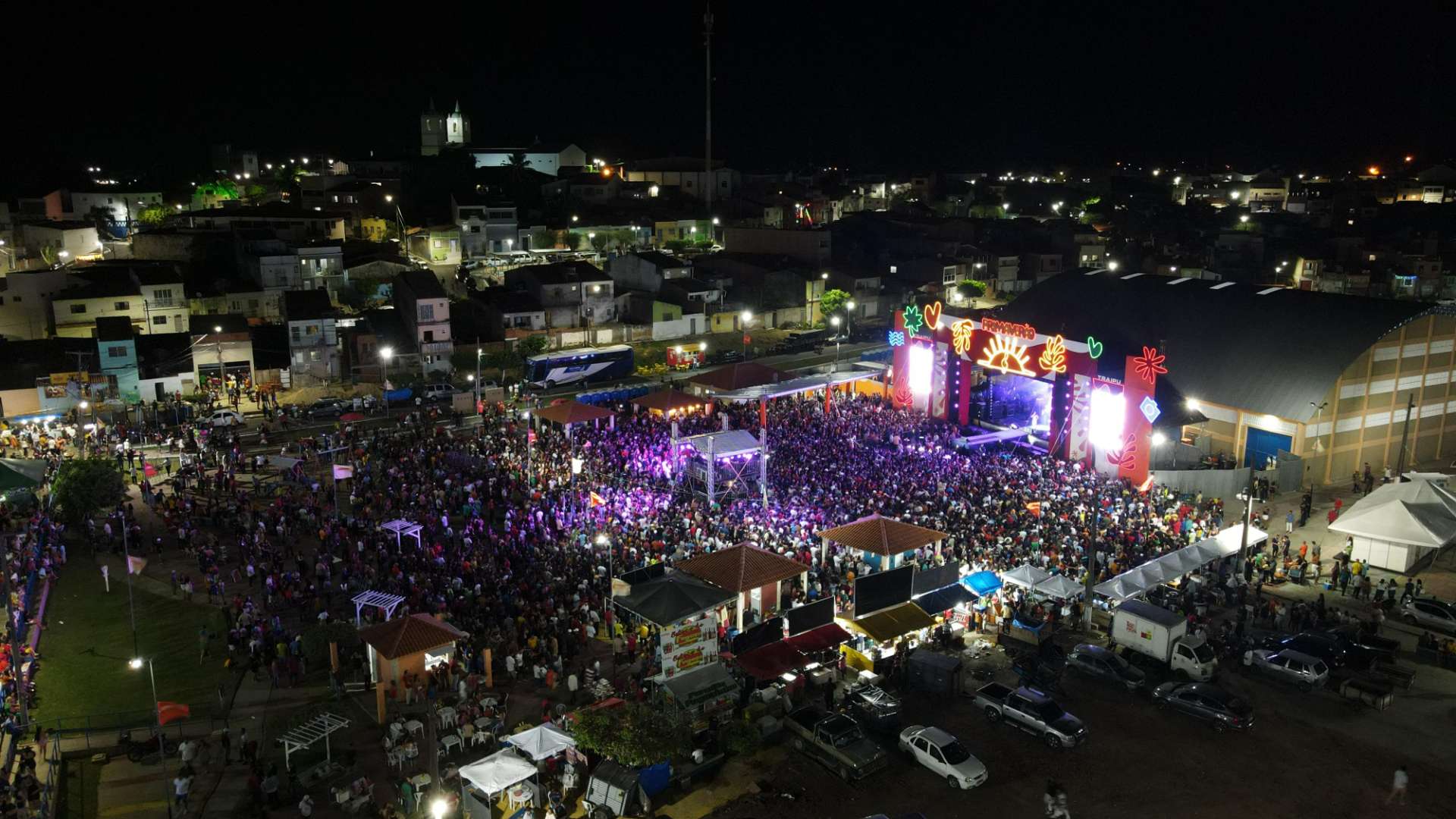 Com shows marcados por nostalgia, emoção e forró, público lota Praça Beira Rio no último dia do Festival Primaverão