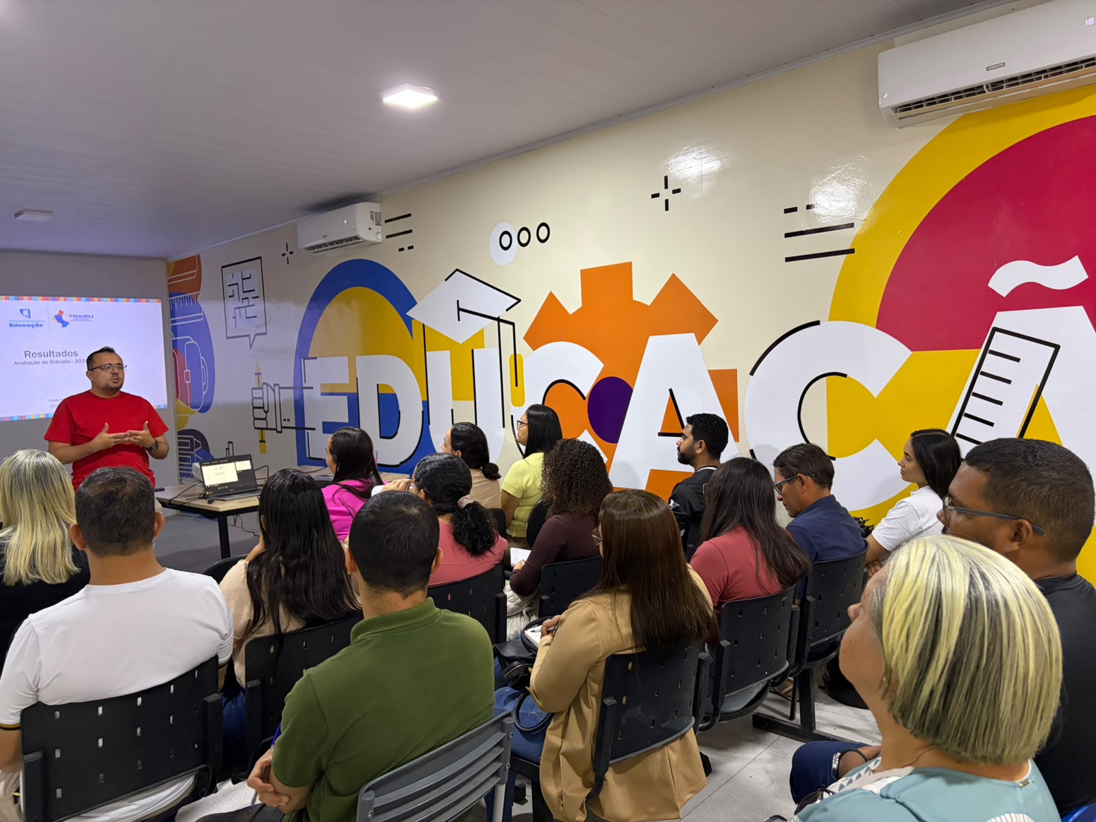 Educação promove reunião formativa para fortalecer estratégias pedagógicas