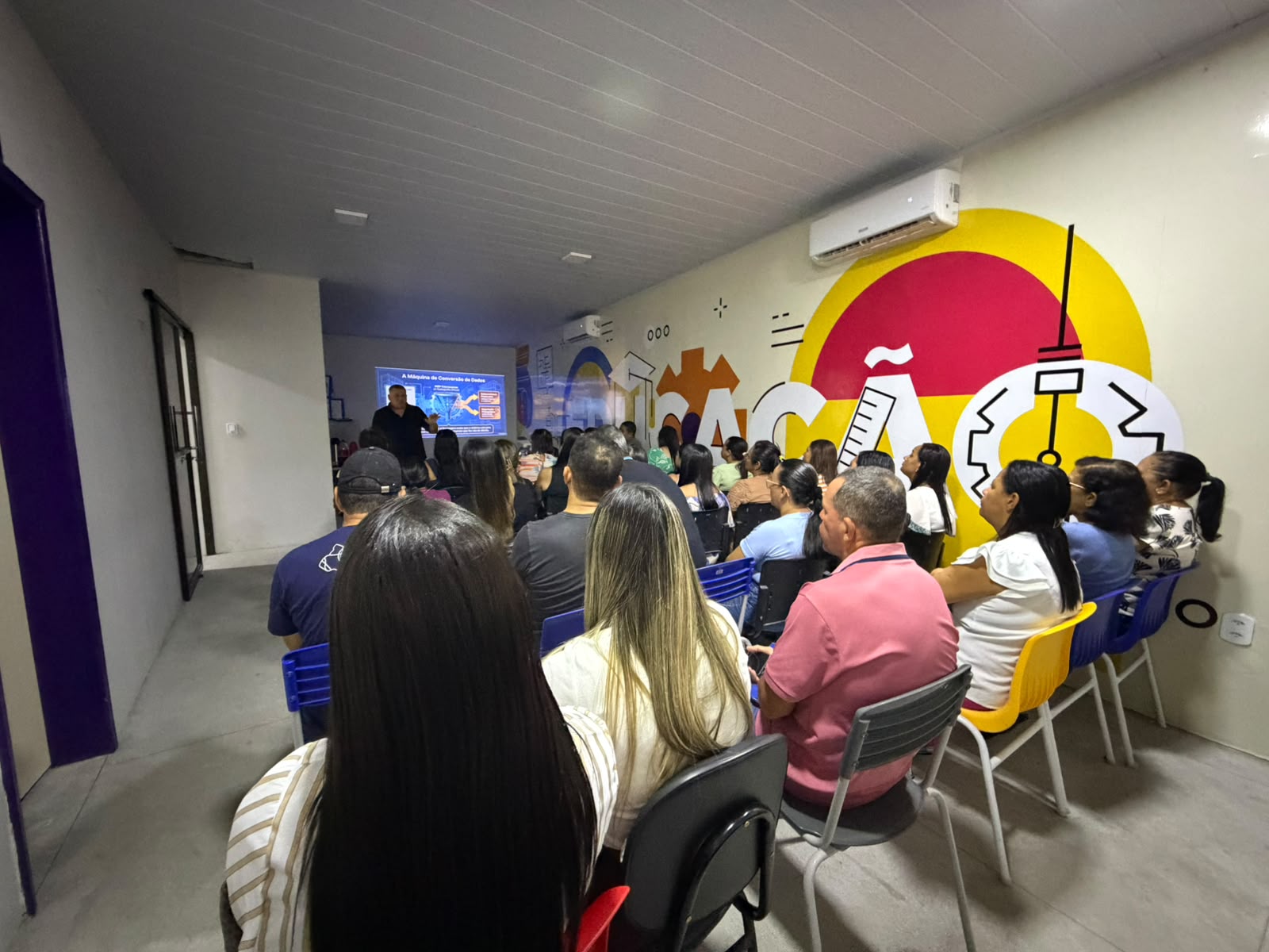 Diretores da rede municipal participam de formação sobre alimentação escolar e fortalecimento de ações educativas