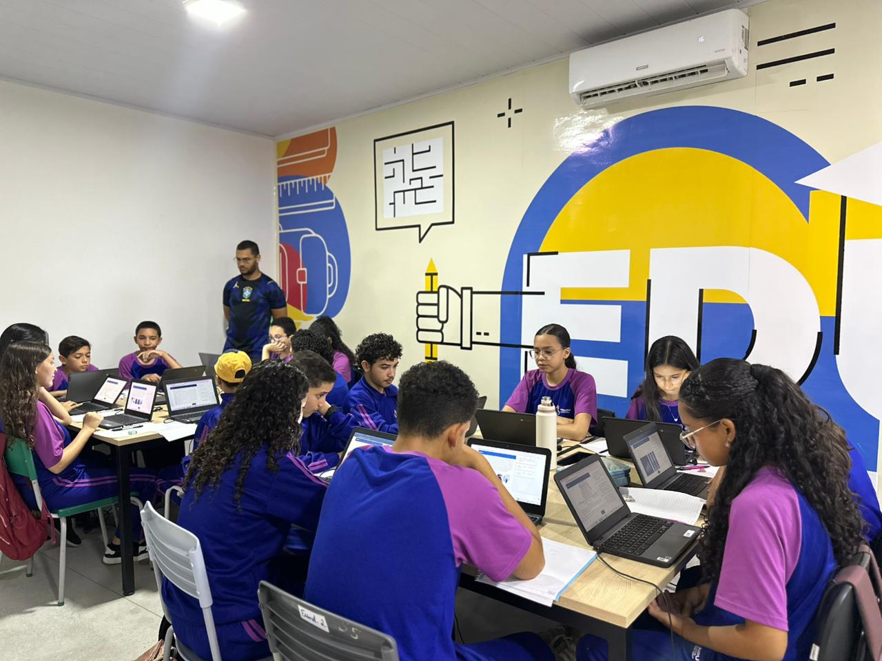 Estudantes realizam prova da primeira fase da Olimpíada Nacional de Ciência