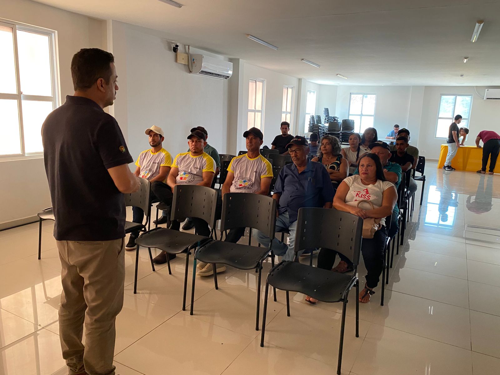 Parceria entre Prefeitura e Sebrae promove palestra sobre empreendedorismo no campo