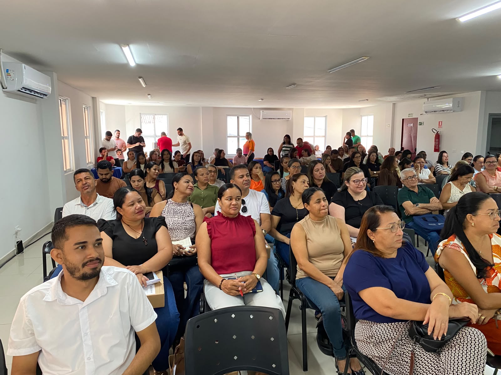 Educação realiza reunião para apresentação de avaliação diagnóstica
