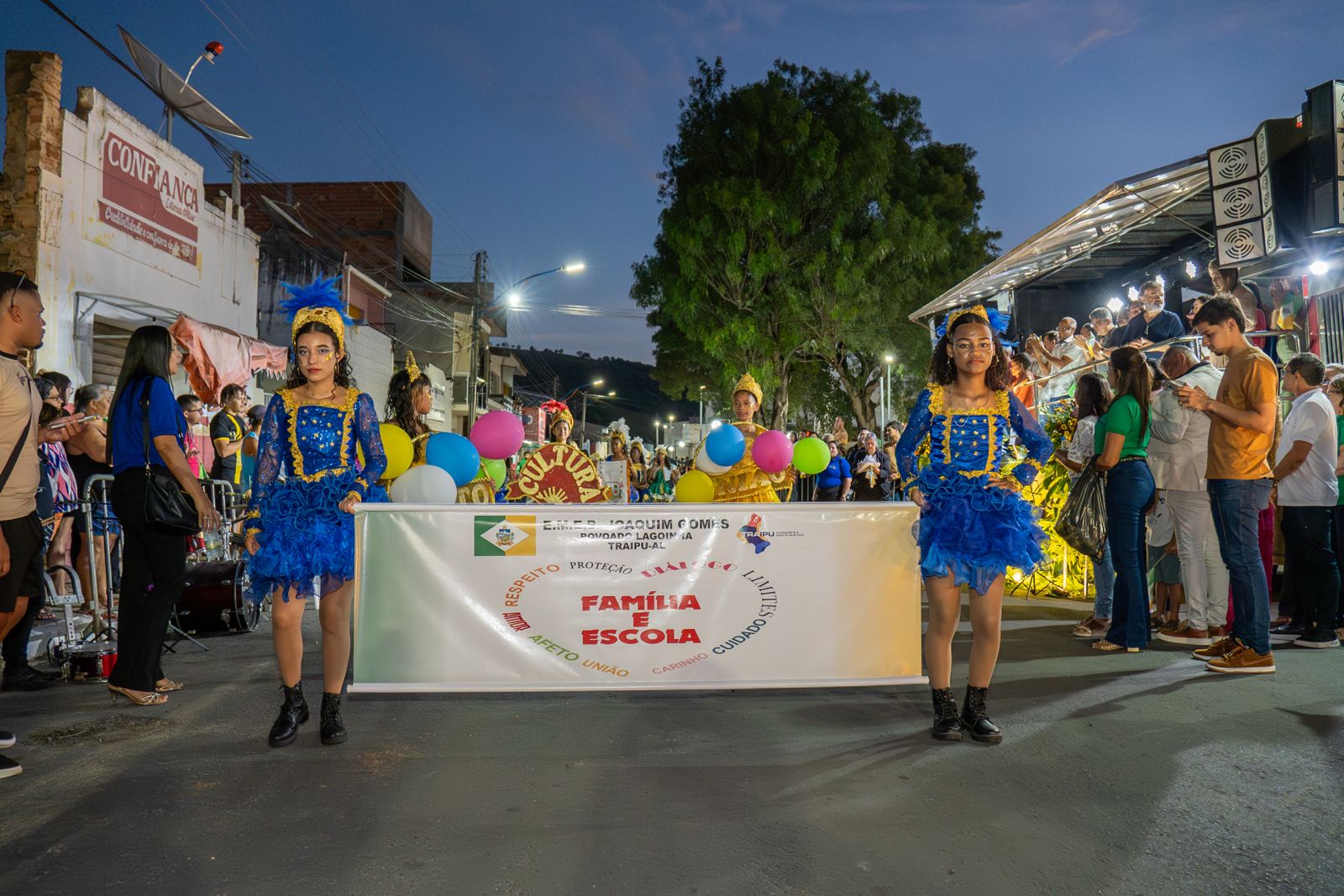 Desfile cívico marca comemoração dos 133 anos de Emancipação Política de Traipu